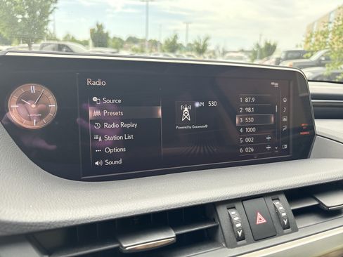 Used 2021 Lexus ES 300h w/ Premium Package FWD image 23