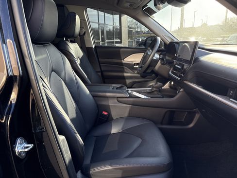 Used 2024 Toyota Grand Highlander Limited image 34