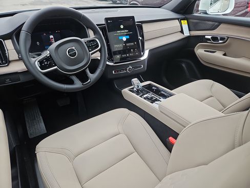 New 2026 Volvo XC90 B6 Plus w/ Protection Package Premier image 3