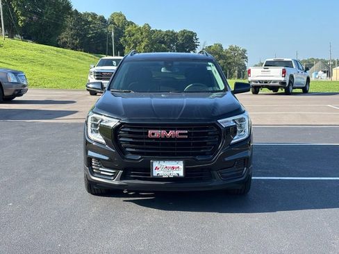 Used 2022 GMC Terrain SLE w/ Driver Convenience Package FWD image 8