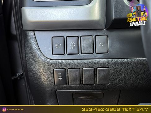 Used 2019 Toyota Highlander XLE FWD image 30