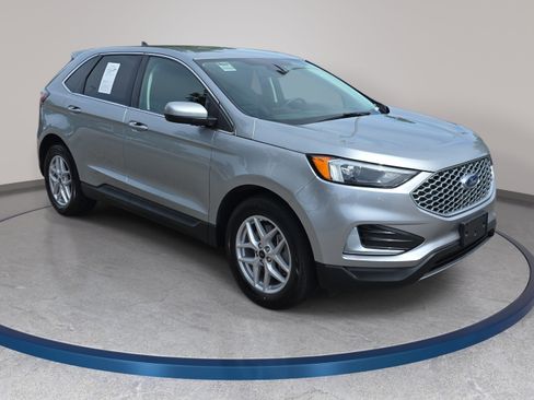Used 2024 Ford Edge SEL AWD/4WD image 3
