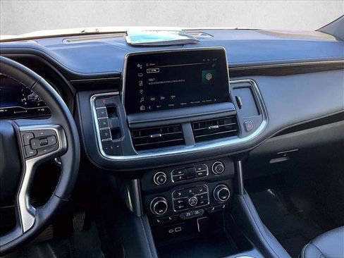 Certified 2024 Chevrolet Suburban Z71 w/ Luxury Package image 8