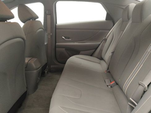 Used 2024 Hyundai Elantra SEL image 18