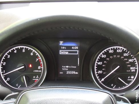 Used 2024 Toyota Camry SE FWD image 21