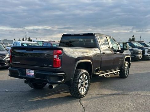Used 2024 Chevrolet Silverado 2500 Custom w/ Custom Value Package image 3