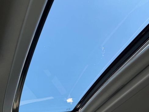 Used 2019 Toyota Sienna XLE image 29