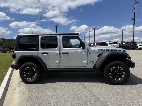 Used 2024 Jeep Wrangler Unlimited Rubicon 4xe image 25