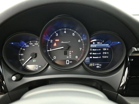 New 2026 Porsche Macan Turbo AWD/4WD image 17