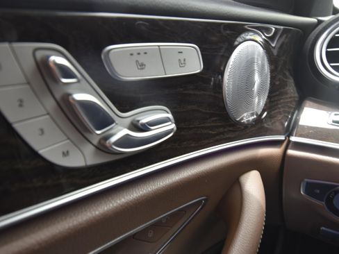 Used 2017 Mercedes-Benz E 300 image 16