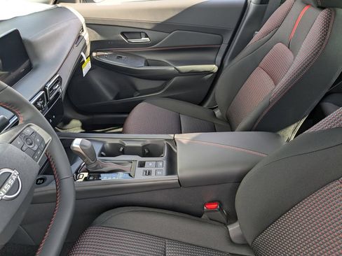 Used 2026 Nissan Sentra SR w/ Floor Mat Package FWD image 12