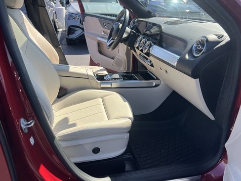 Used 2020 Mercedes-Benz GLB 250 4MATIC image 35