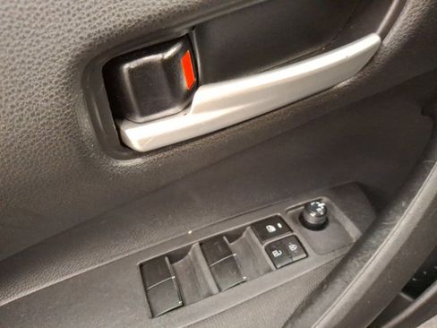 Used 2021 Toyota Corolla LE image 15