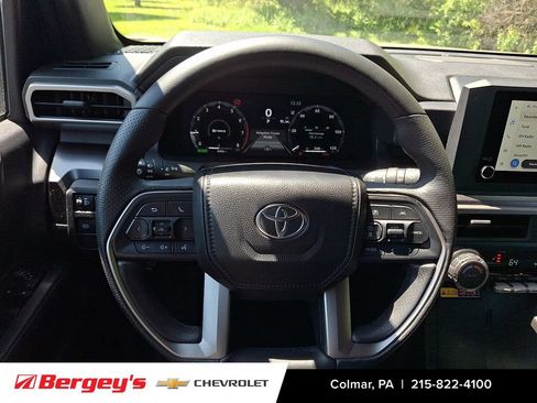 Used 2025 Toyota 4Runner TRD Off-Road AWD/4WD image 22