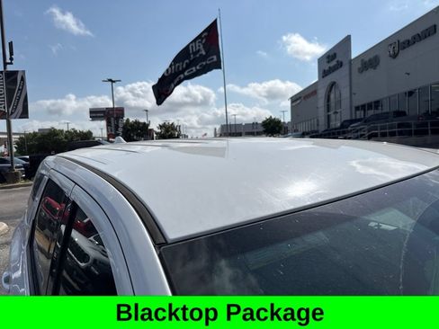 Used 2022 Dodge Durango GT RWD image 4