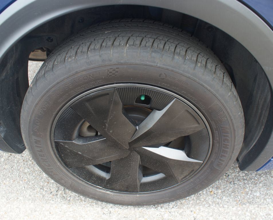 Used 2023 Toyota Prius LE FWD image 24