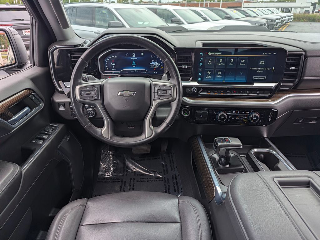 Used 2022 Chevrolet Silverado 1500 LT Trail Boss w/ LT Trail Boss Premium Package AWD/4WD image 28