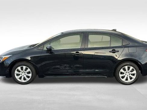 Used 2024 Toyota Corolla LE image 7