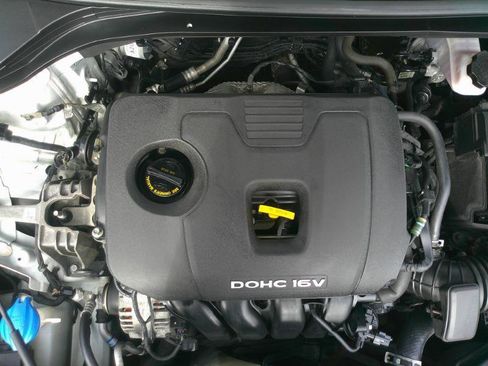 Used 2017 Hyundai Elantra SE image 27