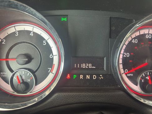 Used 2019 Dodge Grand Caravan SXT image 16