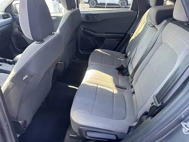 Used 2022 Ford Escape SE w/ Convenience Package FWD image 13
