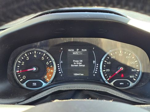 Used 2018 Jeep Renegade Latitude w/ Advanced Technology Group FWD image 16