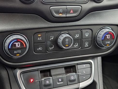 Used 2024 GMC Terrain SLT w/ Infotainment Package II AWD/4WD image 43