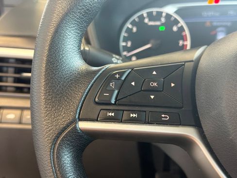 Used 2024 Nissan Altima 2.5 SV FWD image 18