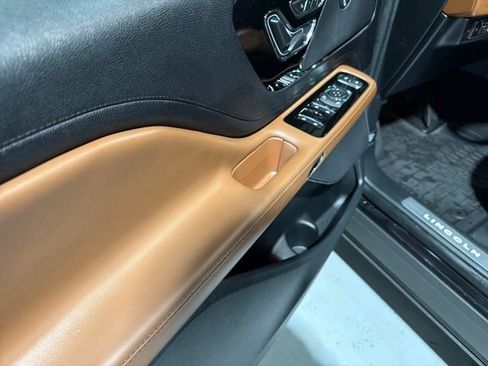 Certified 2023 Lincoln Aviator Reserve w/ Equipment Group 201A image 14