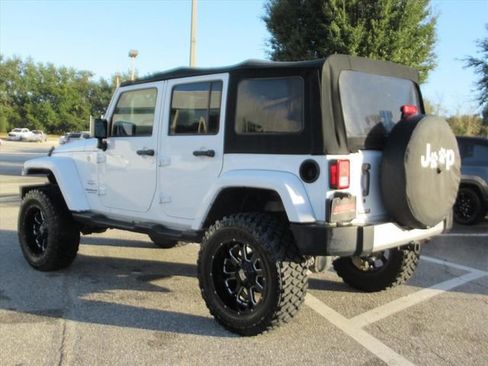 Used 2017 Jeep Wrangler Unlimited Sahara w/ Connectivity Group image 4