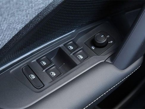 New 2025 Volkswagen Tiguan S image 17