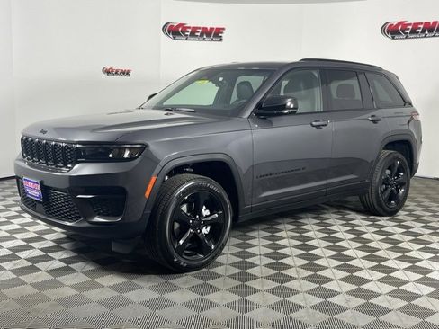 New 2025 Jeep Grand Cherokee Laredo image 5