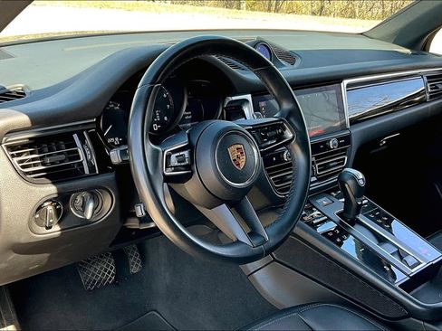 Used 2022 Porsche Macan image 18