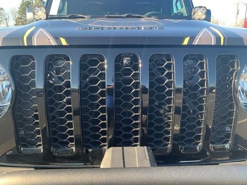 Used 2023 Jeep Gladiator Sport image 10