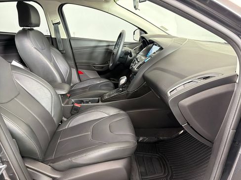 Used 2018 Ford Focus Titanium FWD image 21