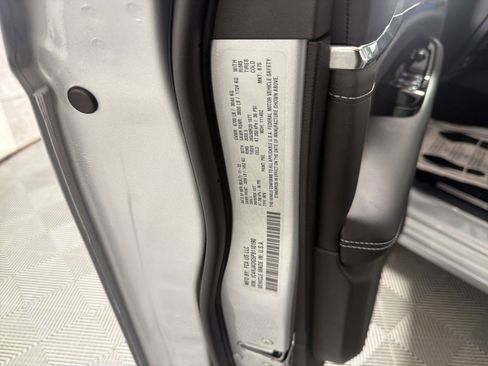 Used 2023 Jeep Grand Cherokee L Overland w/ Advanced Protech Group III image 30