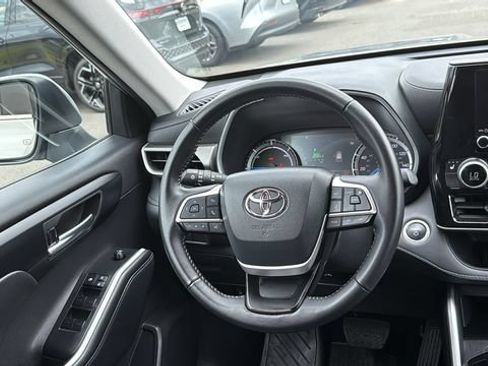 Certified 2025 Toyota Highlander XLE AWD/4WD image 22