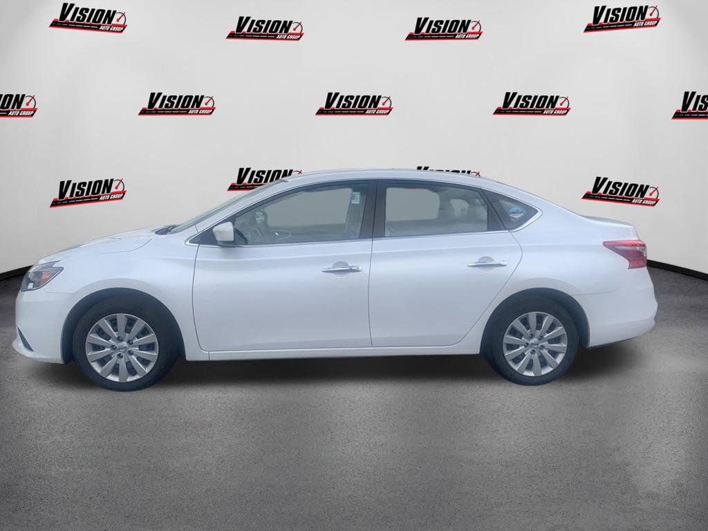 Used 2017 Nissan Sentra SV w/ Driver's Assist Package FWD image 2