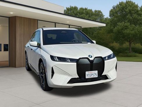 Used 2026 BMW iX xDrive45 w/ Climate Comfort Package image 5