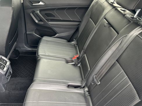 Certified 2022 Volkswagen Tiguan SE w/ Panoramic Sunroof Package image 13