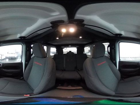 Used 2025 Jeep Wrangler Unlimited Rubicon image 41