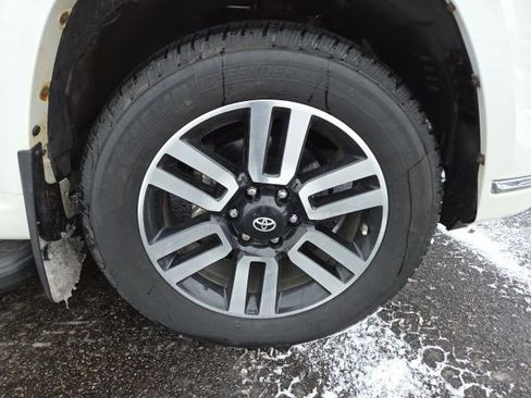 Used 2015 Toyota 4Runner Limited image 69