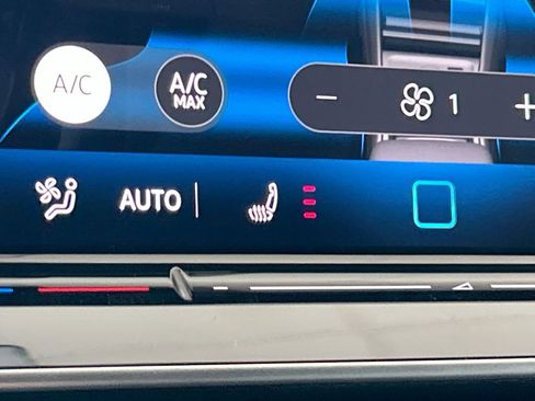 New 2026 Volkswagen Tiguan SE R-Line AWD/4WD image 32