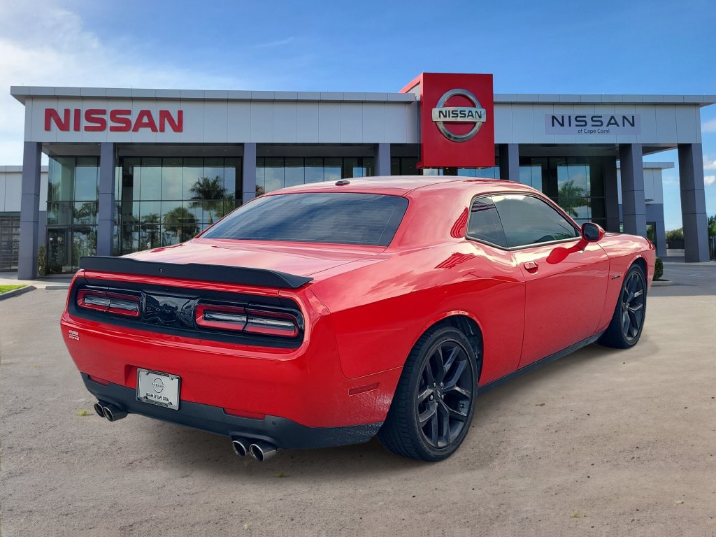 Used 2022 Dodge Challenger R/T w/ Blacktop Package RWD image 2