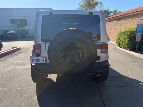 Used 2015 Jeep Wrangler Unlimited Rubicon image 6