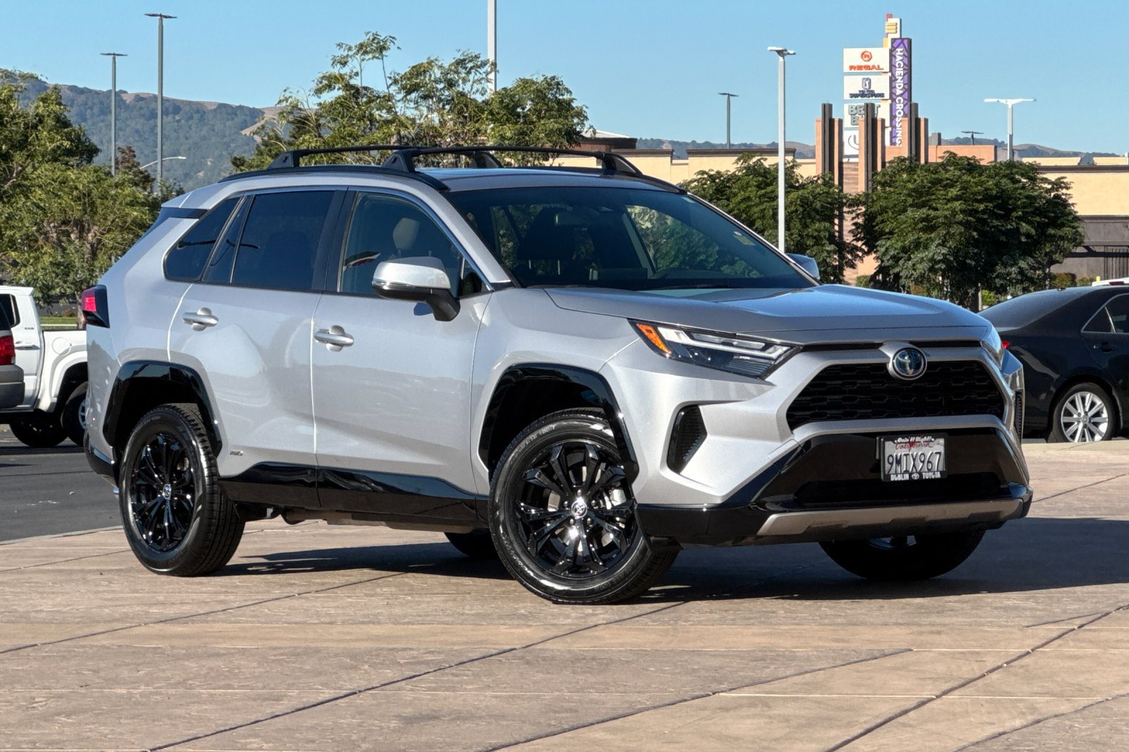 Certified 2024 Toyota RAV4 SE w/ Convenience Package AWD/4WD image 2