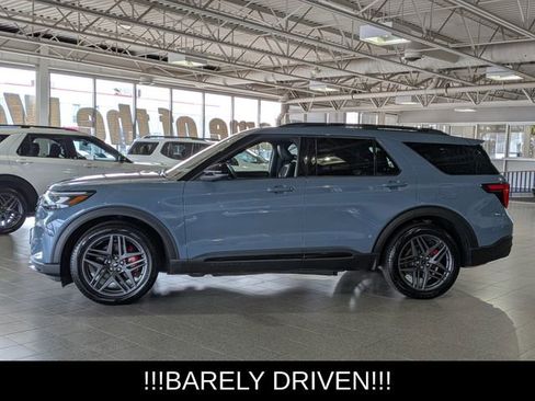 Used 2025 Ford Explorer ST AWD/4WD image 5