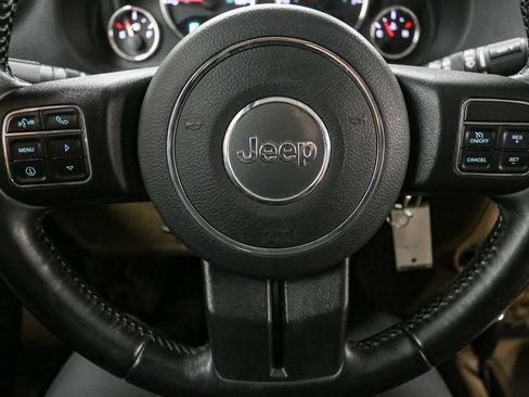 Used 2018 Jeep Wrangler Unlimited Rubicon w/ Dual Top Group image 30