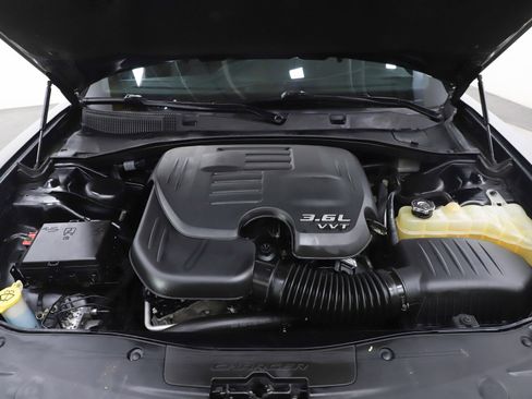 Used 2016 Dodge Charger SE w/ Popular Equipment Group image 27