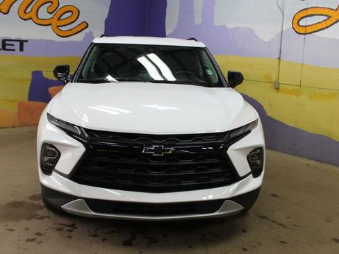 Used 2024 Chevrolet Blazer LT w/ Convenience Package FWD image 3